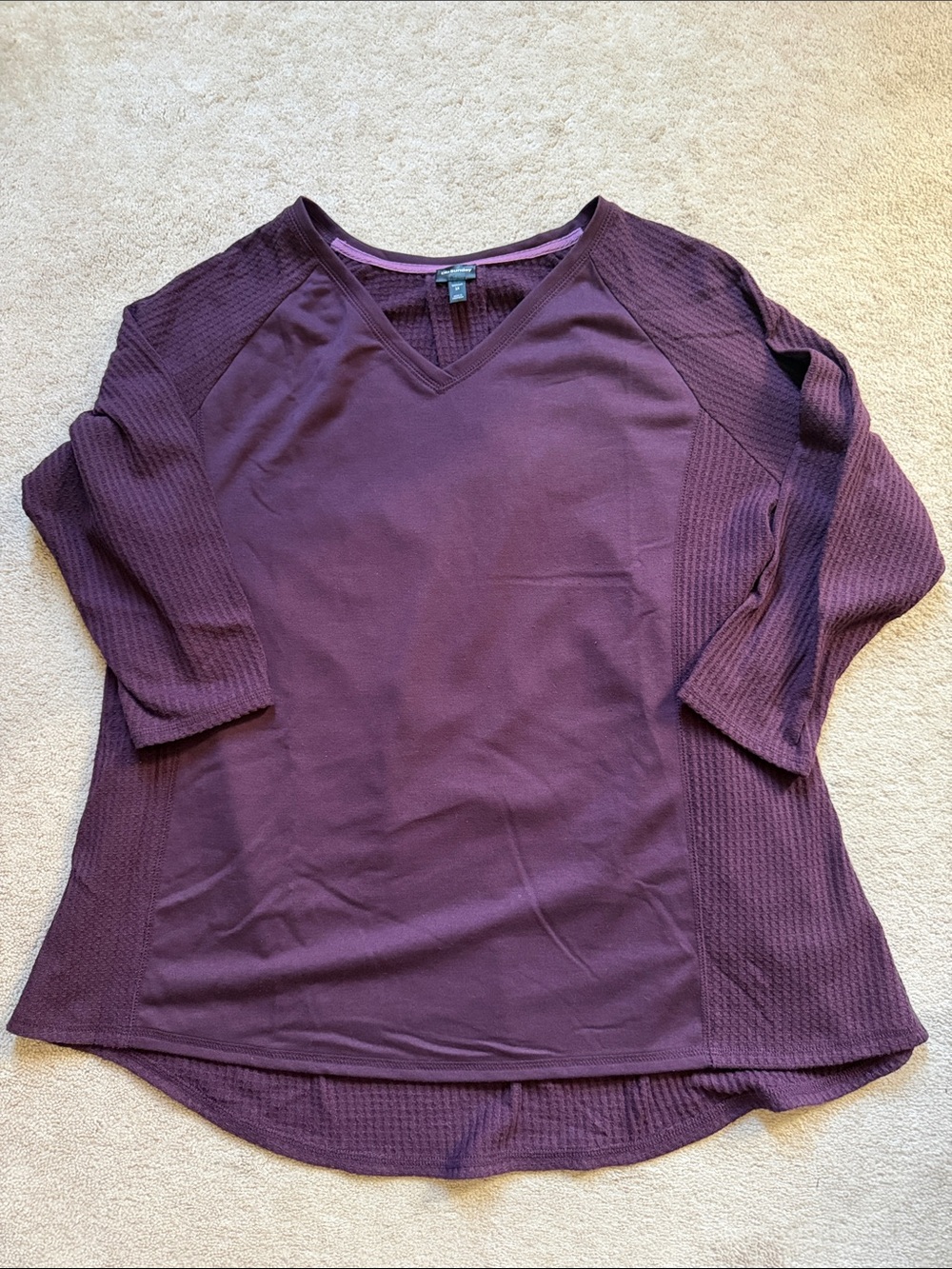 Women’s Dress barn V-Neck Long Sleeve Top in Deep Plum